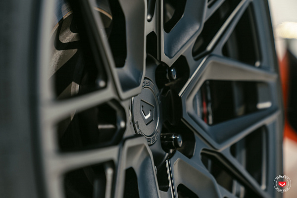 Фото дисков Vossen EVO-5 Черный сатин на Chevrolet Corvette C8
