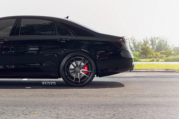Фото дисков Strasse Wheels SV1 Deep Concave FS Черный сатин на Mercedes-Benz S-Class (W222, C217)