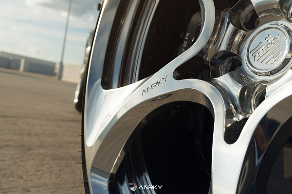 Фото дисков Anrky XR-205 Полированный лак на Range Rover V