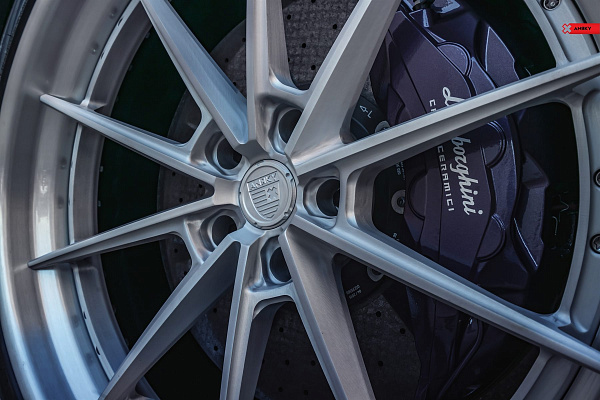 Фото дисков Anrky AN38 Сатиновый лак на Lamborghini Urus