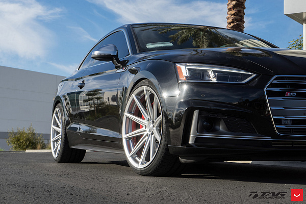 Фото дисков Vossen VFS-10 Серебро на Audi A/S/RS 5 (F5)