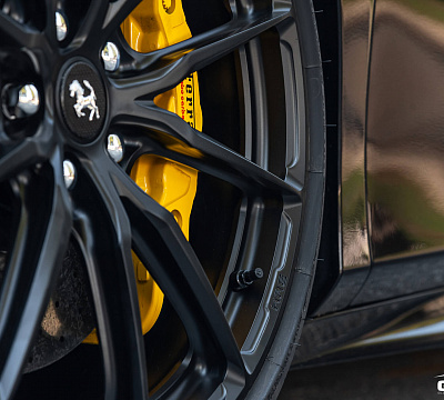 Фото дисков HRE P104SC на Ferrari 488