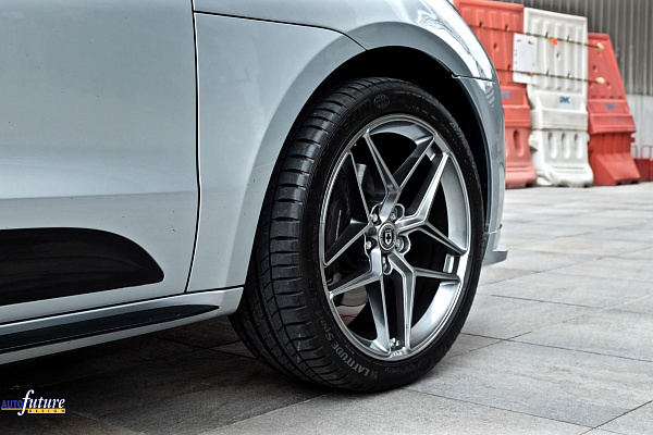 Фото дисков HRE FF11 Серебро на Porsche Macan I