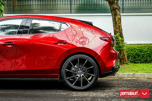 Фото дисков Vossen CVT Черный глянец на Mazda 3 IV