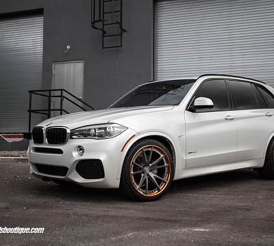 Фото дисков HRE S104 на BMW X5/X5 M (F15/F85)