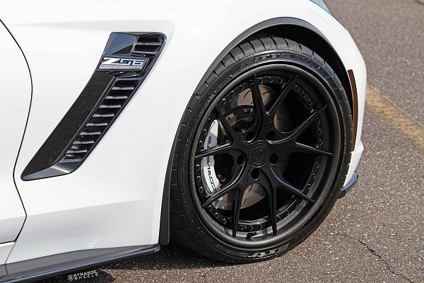 Фото дисков Strasse Wheels SM5R Deep Concave FS Другой цвет на Chevrolet Corvette C7