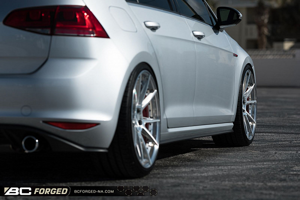 Фото дисков BC Forged HCA382 Глянцевый лак на Volkswagen Golf VII
