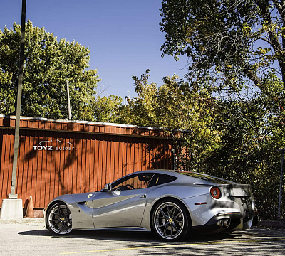 Фото дисков HRE S101 на Ferrari F12