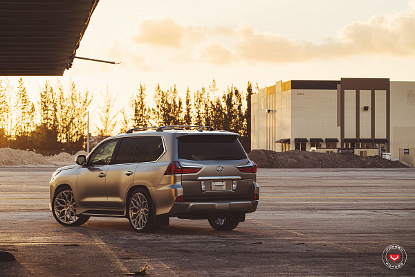 Фото дисков Vossen S17-01 Глянцевый лак на Lexus LX III