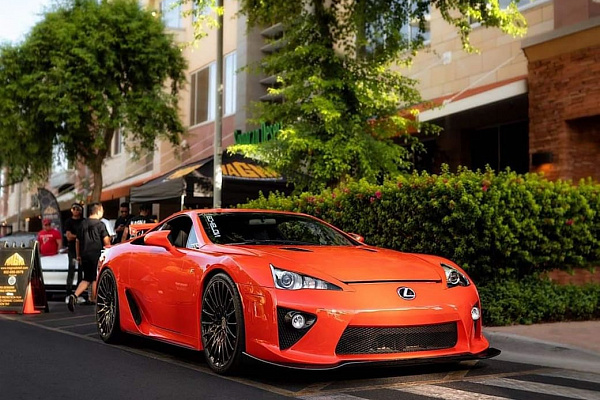 Фото дисков Brixton Forged HS1 Черный глянец на Lexus LFA
