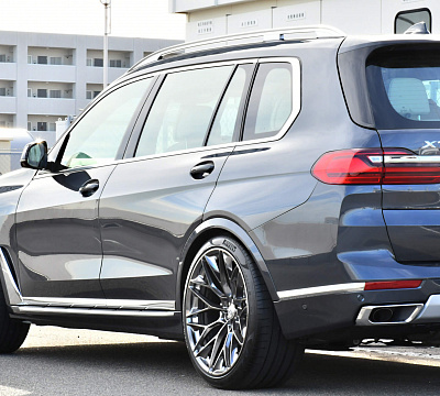 Фото дисков HRE P200 на BMW X7 (G07)