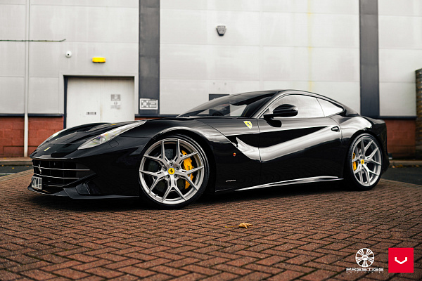 Фото дисков Vossen HF-5 Серебро на Ferrari F12