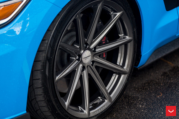 Фото дисков Vossen VFS-10 Глянцевый графит на Ford Mustang VI