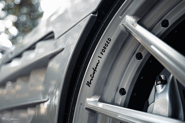Фото дисков Brixton Forged R11-R Глянцевый лак на Mercedes-Benz SLR McLaren