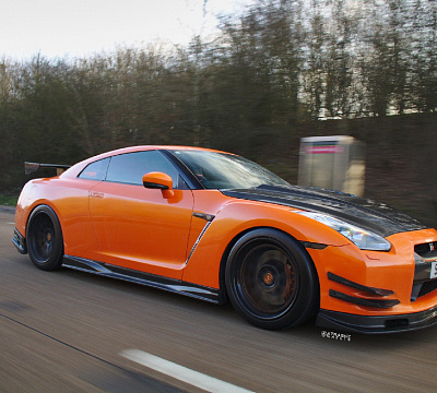 Фото дисков Strasse Wheels SV10M Deep Concave FS на Nissan GT-R