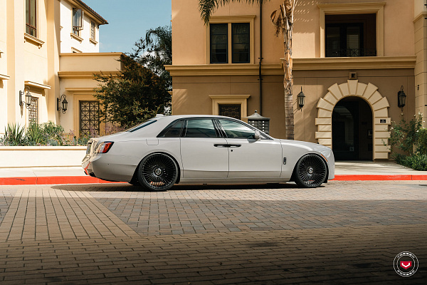 Фото дисков Vossen S17-16 Черный глянец на Rolls-Royce Ghost II