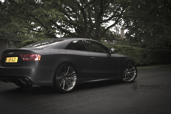 Фото дисков HRE P104 Глянцевый тонированный лак на Audi A/S/RS 5 (8T)