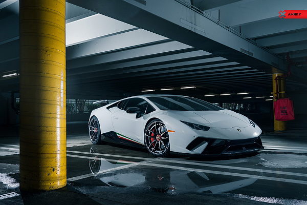 Фото дисков Anrky AN21 Черный матовый на Lamborghini Huracan