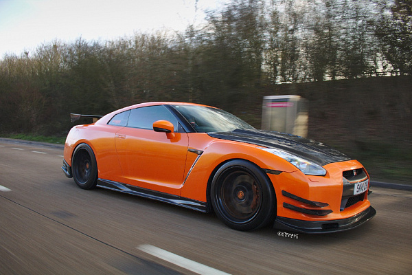 Фото дисков Strasse Wheels SV10M Deep Concave FS Другой цвет на Nissan GT-R