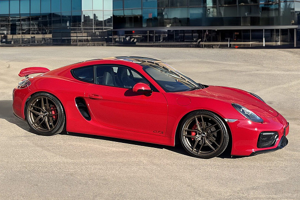 Фото дисков Bola B11 Сатиновая бронза на Porsche Cayman II