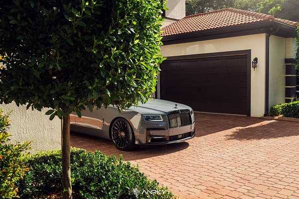 Фото дисков Anrky RF-282 Черный глянец на Rolls-Royce Ghost I