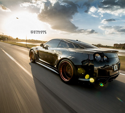 Фото дисков Strasse Wheels R10 Competition на Nissan GT-R