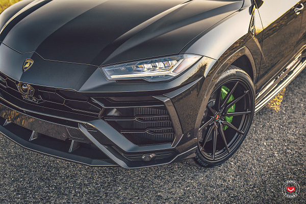 Фото дисков Vossen M-X2 Черный сатин на Lamborghini Urus