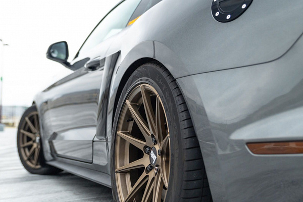 Фото дисков Bola CSR Сатиновая бронза на Ford Mustang VI