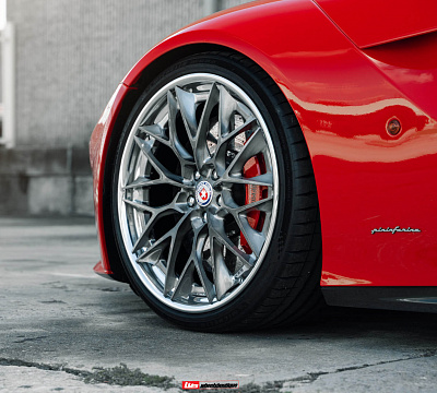 Фото дисков HRE S200H на Ferrari F12