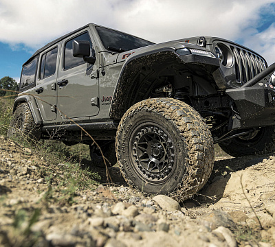 Фото дисков Black Rhino ALPHA на Jeep Wrangler IV (JL)