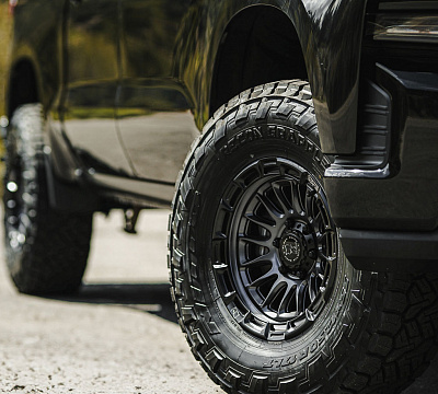 Фото дисков Black Rhino RIVAL на Chevrolet Silverado IV