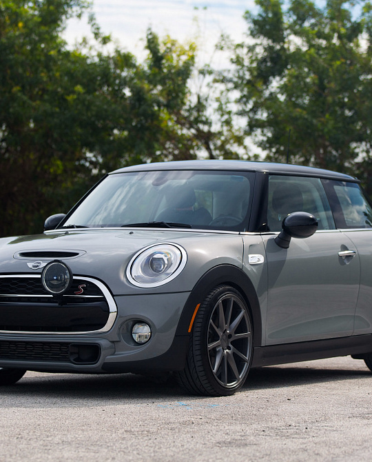 Фото дисков VFS-1 Сатиновый графит на MINI Cooper III