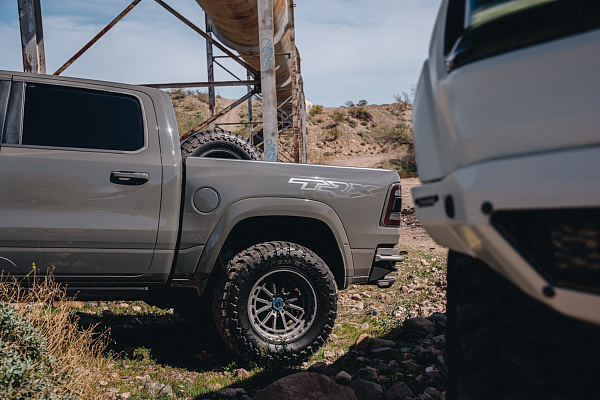 Фото дисков Brixton Forged BX03-M Сатиновый графит на Ram 1500 V