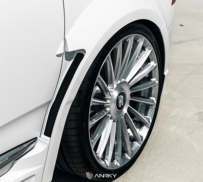 Фото дисков Anrky RF-282 на Rolls-Royce Cullinan