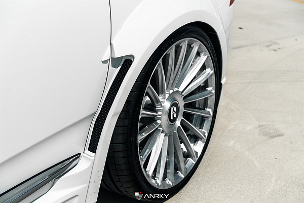 Фото дисков Anrky RF-282 Глянцевый лак на Rolls-Royce Cullinan