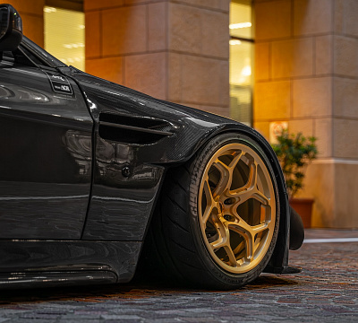 Фото дисков Radi8 Raijin на Aston Martin Vantage 3