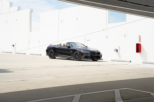 Фото дисков Strasse Wheels SV10M Track Другой цвет на BMW 8/M8