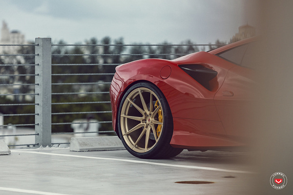 Фото дисков Vossen EVO-2 Глянцевая шампань на Ferrari F8