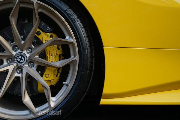 Фото дисков HRE P201 Сатиновая шампань на Ferrari 488