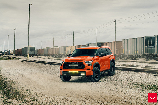 Фото дисков Vossen HF6-4 Глянцевый темный лак на Toyota Sequoia III