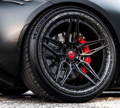 Фото дисков Strasse Wheels SV4-RS Deep Concave FS на Ferrari SF90