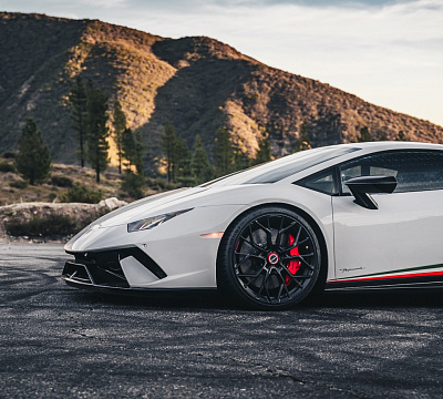 Фото дисков Brixton Forged PF10 на Lamborghini Huracan