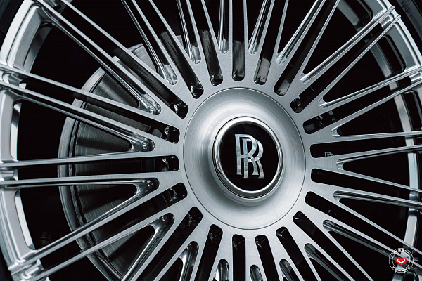 Фото дисков Vossen S17-14 Глянцевый лак на Rolls-Royce Cullinan