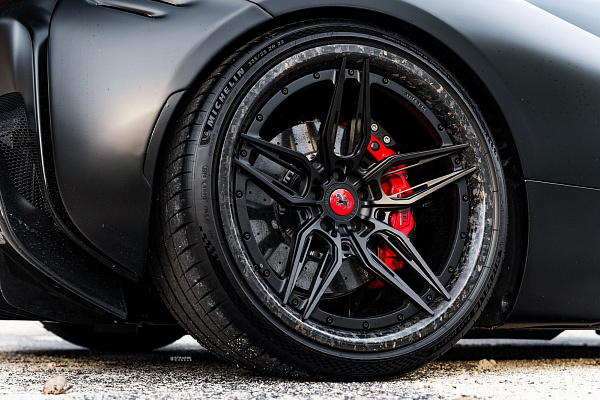 Фото дисков Strasse Wheels SV4-RS Deep Concave FS Черный сатин на Ferrari SF90