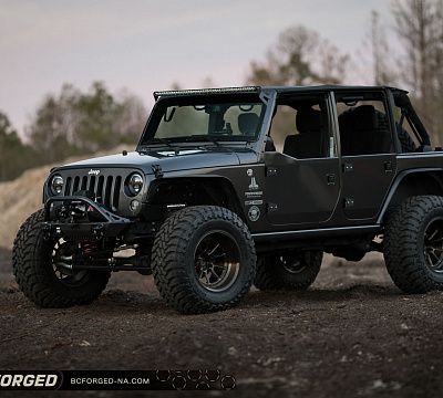 Фото дисков BC Forged LE10 // MLE10 на Jeep Wrangler III (JK)