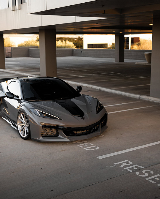 Фото дисков R11-R Глянцевый лак на Chevrolet Corvette C8