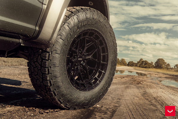 Фото дисков Vossen HFX-1 (6-Lug) Черный глянец на Ford F-150 XIV