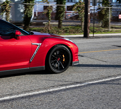 Фото дисков Strasse Wheels R10 Deep Concave FS на Nissan GT-R