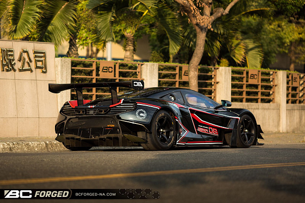 Фото дисков BC Forged RS45 Черный матовый на McLaren 650S