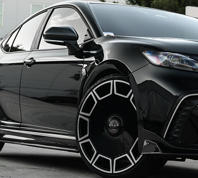 Фото дисков Giovanna Dicotto на Toyota Camry IX (XV80)